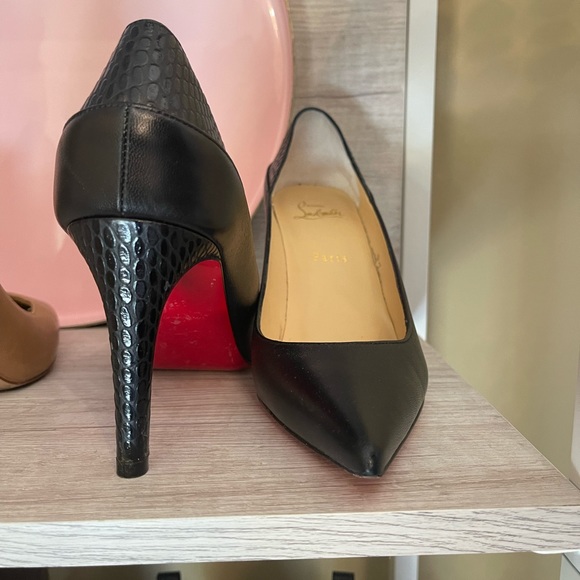 CHRISTIAN LOUBOUTIN! 👠 - Picture 3 of 8